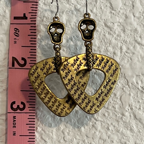 “Rebel” Guitar Pick & Skull Dangly Earrings - Picture 2 of 2
